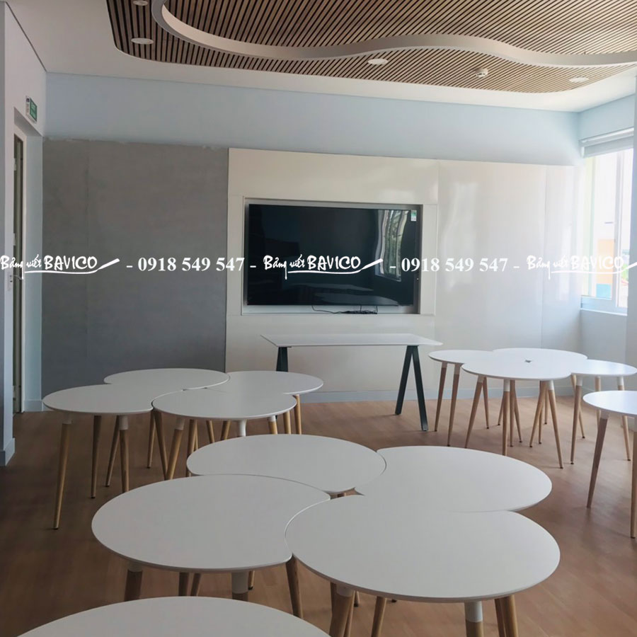 bang-dan-tuong-tu-ceramic-cua-bi-viet-but-long