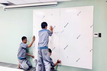 Bảng Viết Bút Lông Dán Tường BAVICO – Giải Pháp Ceramic Cao Cấp Được Tin Dùng Tại Trường Quốc Tế Bắc Mỹ (ISN)