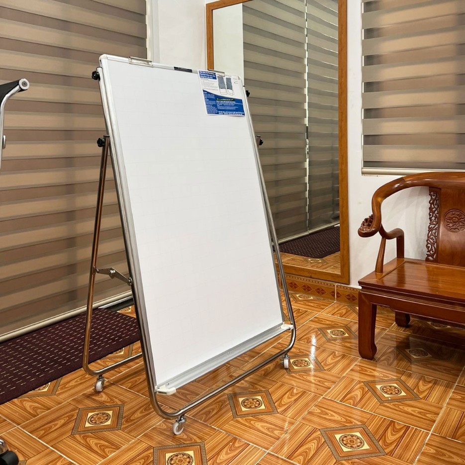 Bảng Flipchart viết bút lông Poly Taiwan chân inox có bánh xe
