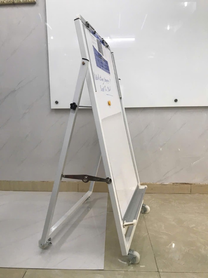 Bảng Flipchart có từ Greenlam viết bút lông cao cấp chân sắt sơn tĩnh điện