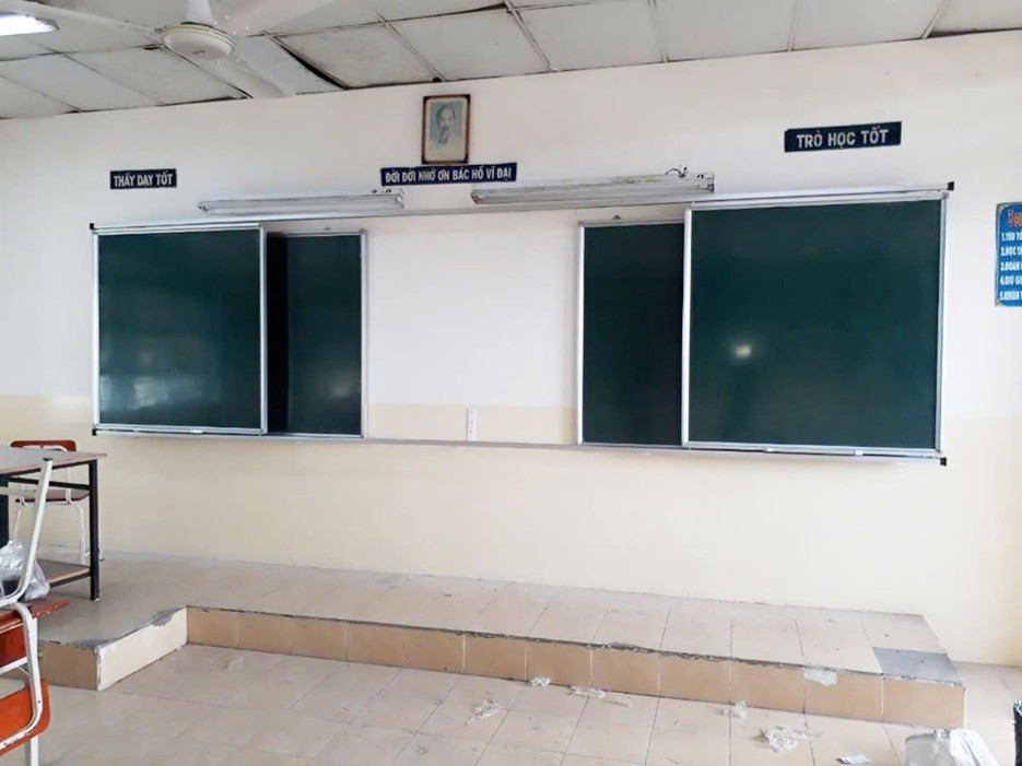 Bảng trượt ngang nguyên khối mẫu M1K