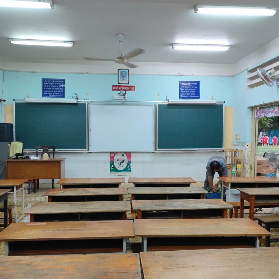 Bảng trượt ngang nguyên khối mẫu M2KO