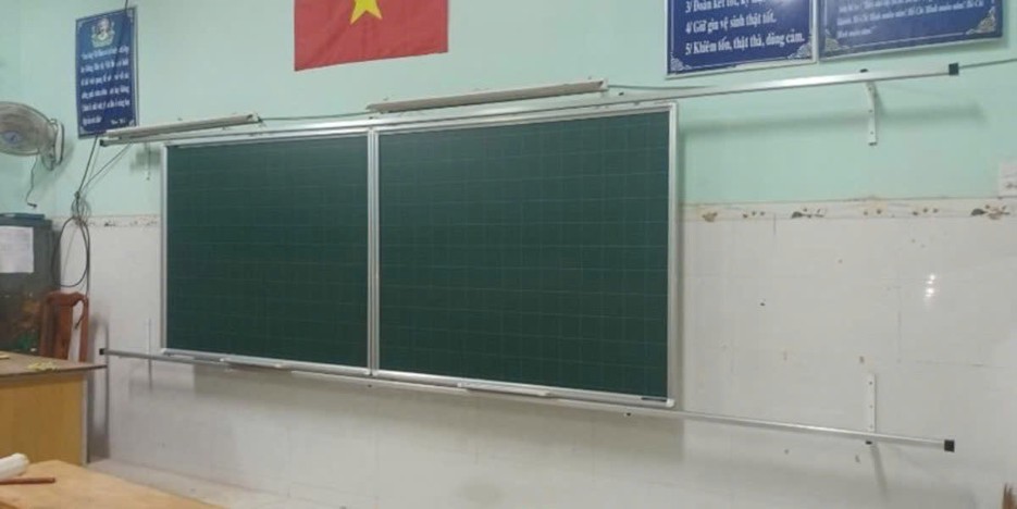 Bảng trượt ngang nguyên khối mẫu M2KO